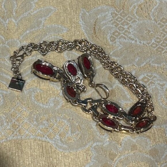 ANNE KLEIN Gold Tone Red Faceted Stone Rhinestone NECKLACE EARRINGS SET (A) - Picture 10 of 10